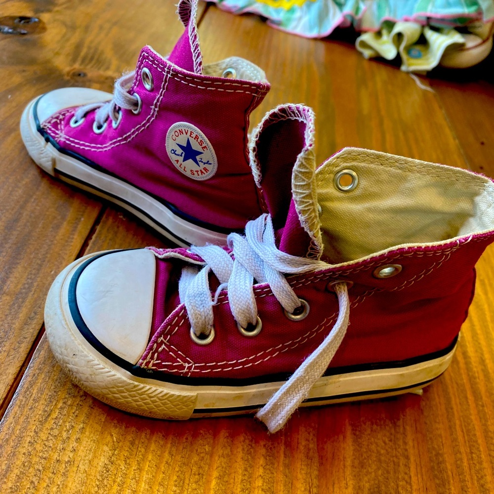 Converse fuchsia high tops worn but great condition!! Size 7